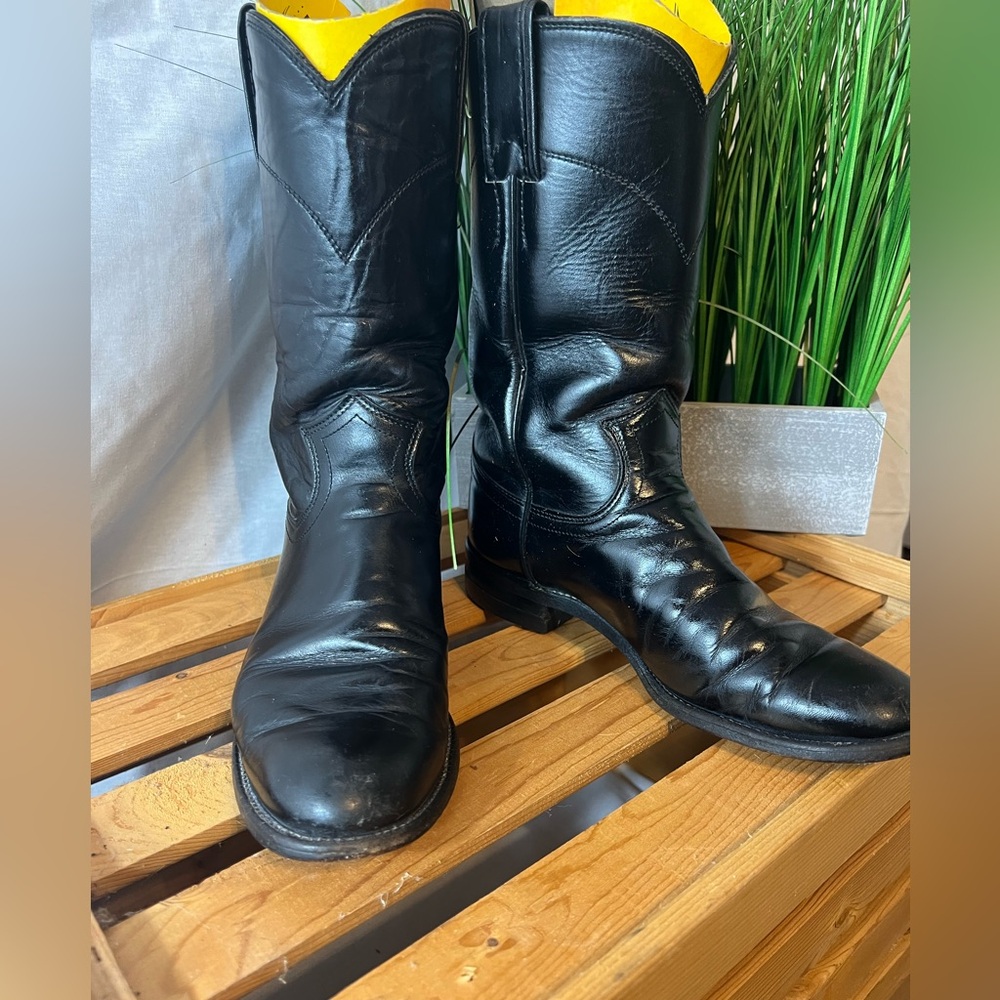 #3502. Justin Women's Pull-On Black Ropers. (Model# L3703) Size 5.5B